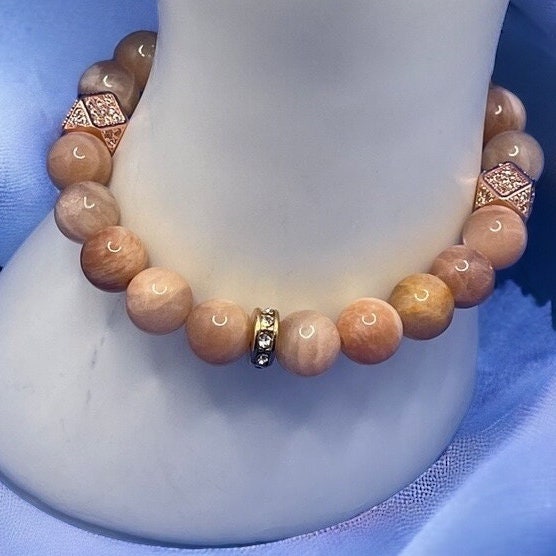 Moonstone Protection Bracelet: Divine Femininity and Spiritual Purity