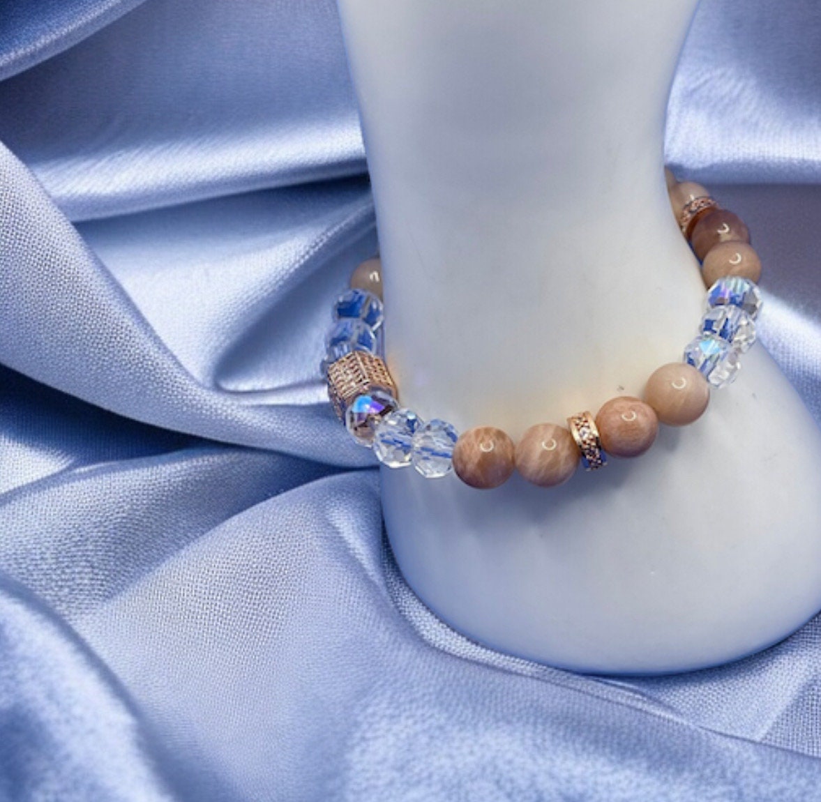 Moonstone Protection Bracelet: Divine Femininity and Spiritual Purity